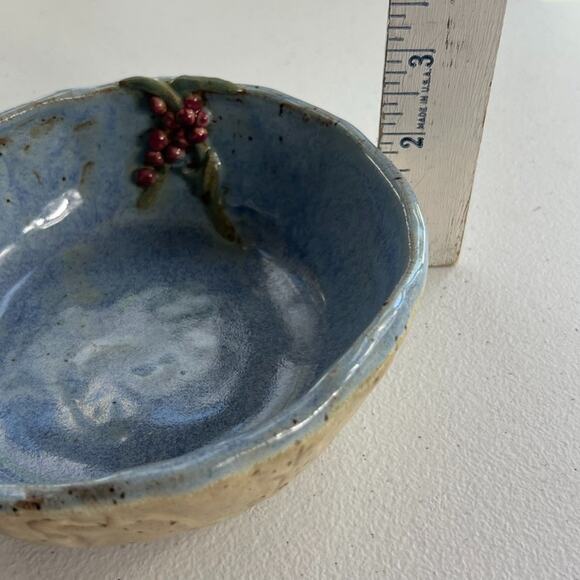 Handcrafted Bowl With 3D Grapes 6" Blue and Beige Stoneware Pottery Signed Jann - Picture 9 of 9